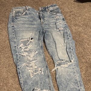 Light Wash Distressed Ripped Jeans